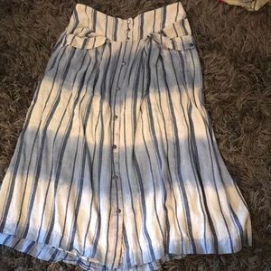 Free people button skirt tye dye pattern, pockets